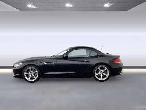 Used 2016 BMW Z4 sDrive28i w/ Sport Package image 2