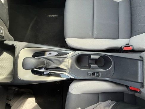 Used 2023 Toyota Corolla LE FWD image 15