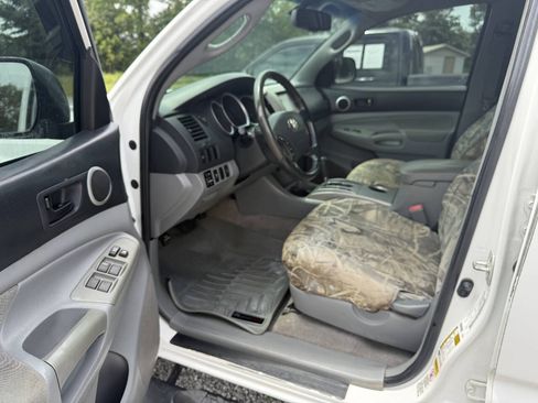 Used 2010 Toyota Tacoma 4x4 Double Cab image 10