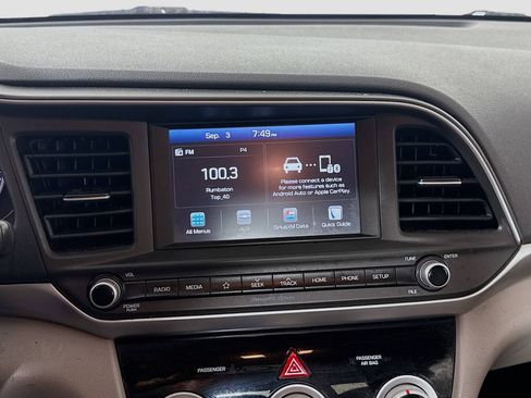 Used 2019 Hyundai Elantra SEL image 16