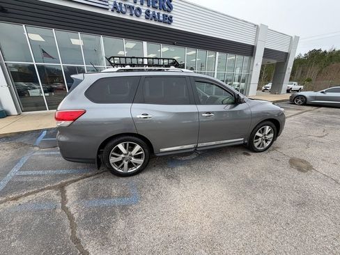 Used 2015 Nissan Pathfinder Platinum image 4