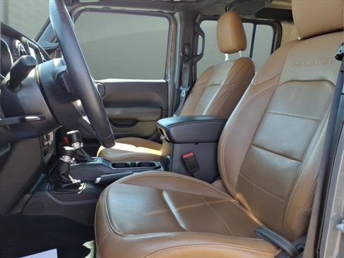 Used 2022 Jeep Wrangler Unlimited Sahara w/ Cold Weather Group image 16