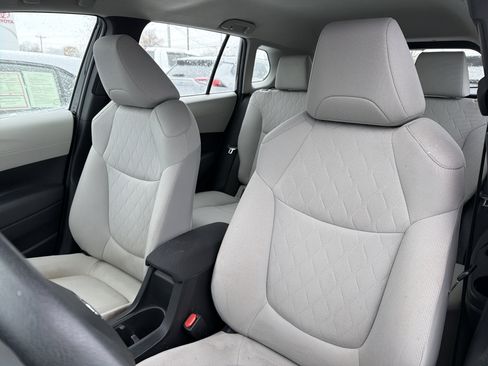 Used 2023 Toyota Corolla Cross L image 10