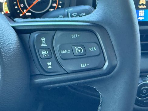 Used 2025 Jeep Gladiator Mojave w/ Convenience Group image 21