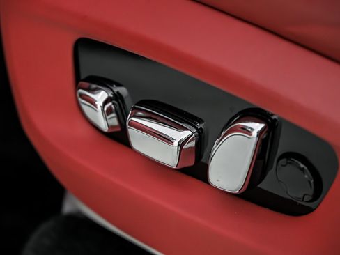 Used 2023 Rolls-Royce Cullinan w/ Leather Finishing Pack image 25