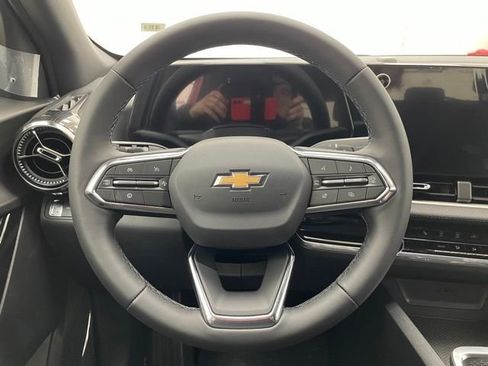 New 2026 Chevrolet Equinox LT w/ Safety and Technology Package AWD/4WD image 11