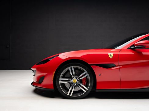 Used 2019 Ferrari Portofino RWD image 21
