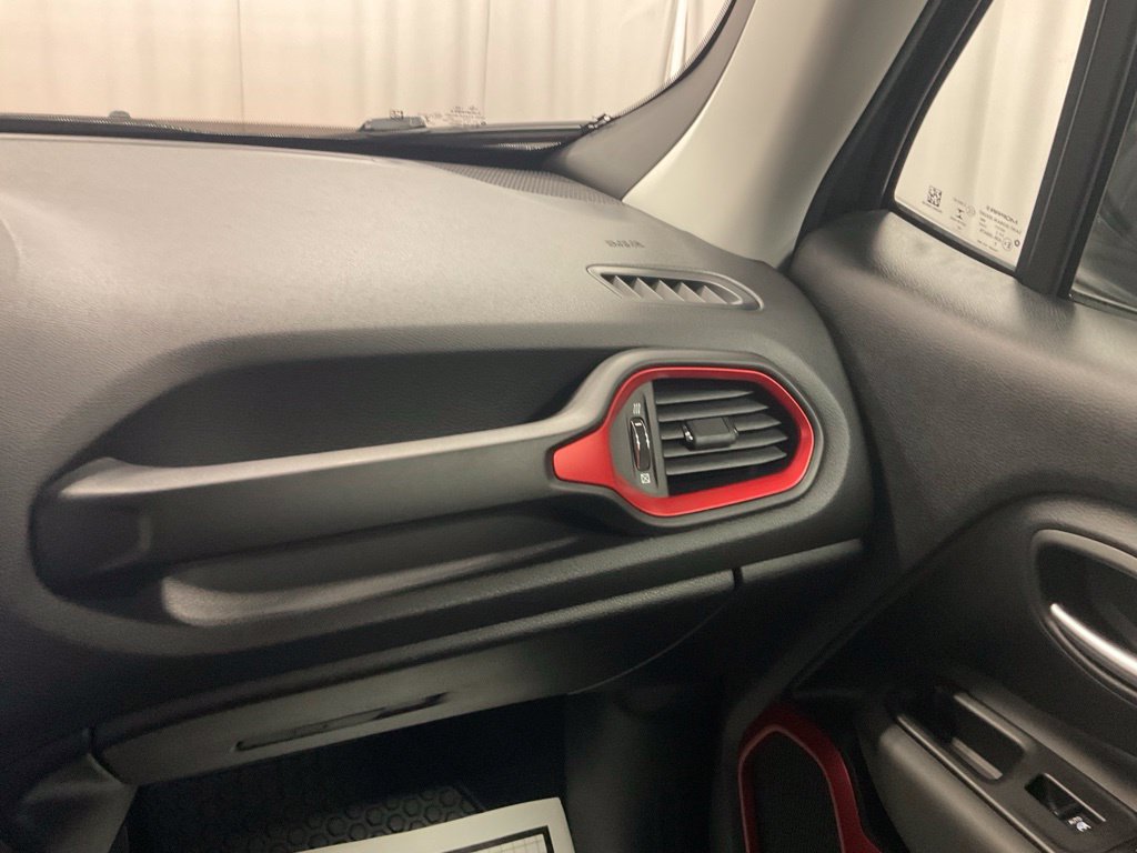 Used 2022 Jeep Renegade Trailhawk AWD/4WD image 28