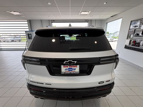 Used 2024 Chevrolet Traverse RS AWD/4WD image 4