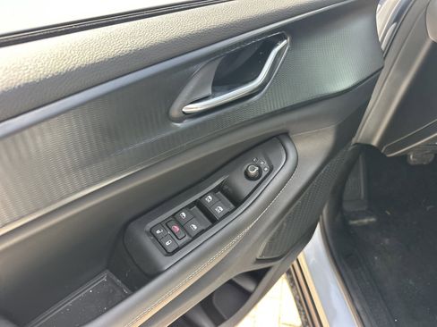 New 2026 Jeep Grand Cherokee L Laredo X image 17