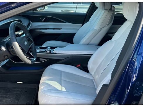 Used 2024 Cadillac Lyriq Luxury w/ LPO, Floor Liner Package AWD/4WD image 5