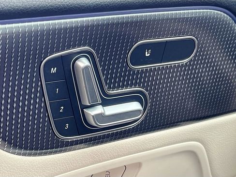 Used 2021 Mercedes-Benz GLB 250 image 18