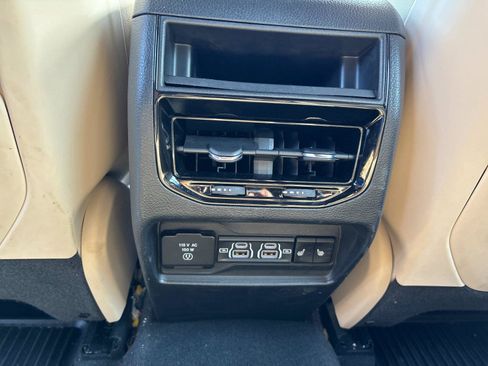 Used 2023 Jeep Grand Cherokee Limited w/ Black Appearance Package RWD image 34