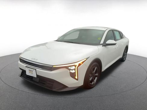 Used 2025 Kia K4 LXS image 7