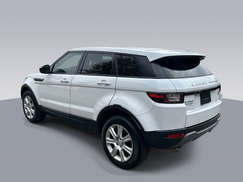 Used 2019 Land Rover Range Rover Evoque SE Premium image 5