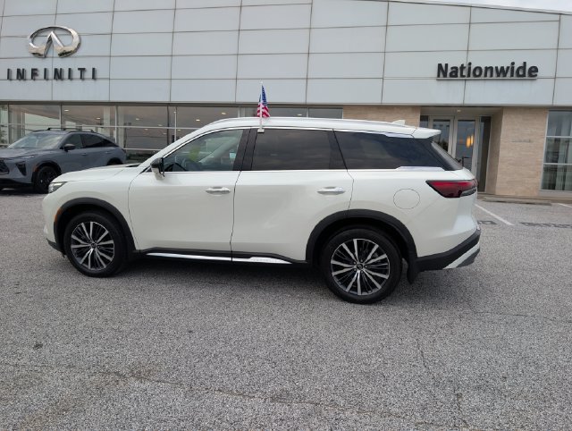 Used 2023 INFINITI QX60 Sensory w/ Cargo Package AWD/4WD image 2