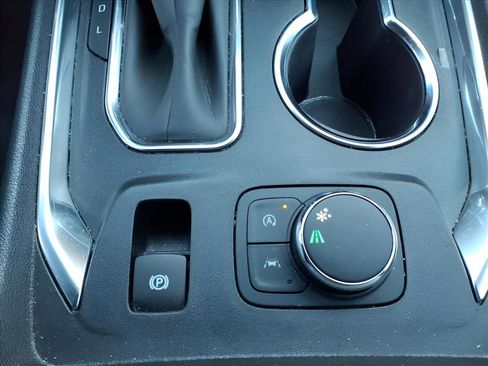 Certified 2023 Chevrolet Traverse LT image 15