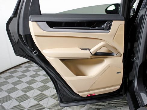 New 2026 Porsche Cayenne Coupe image 33