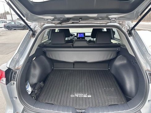 Used 2023 Toyota Corolla Cross LE w/ Moonroof Package image 10