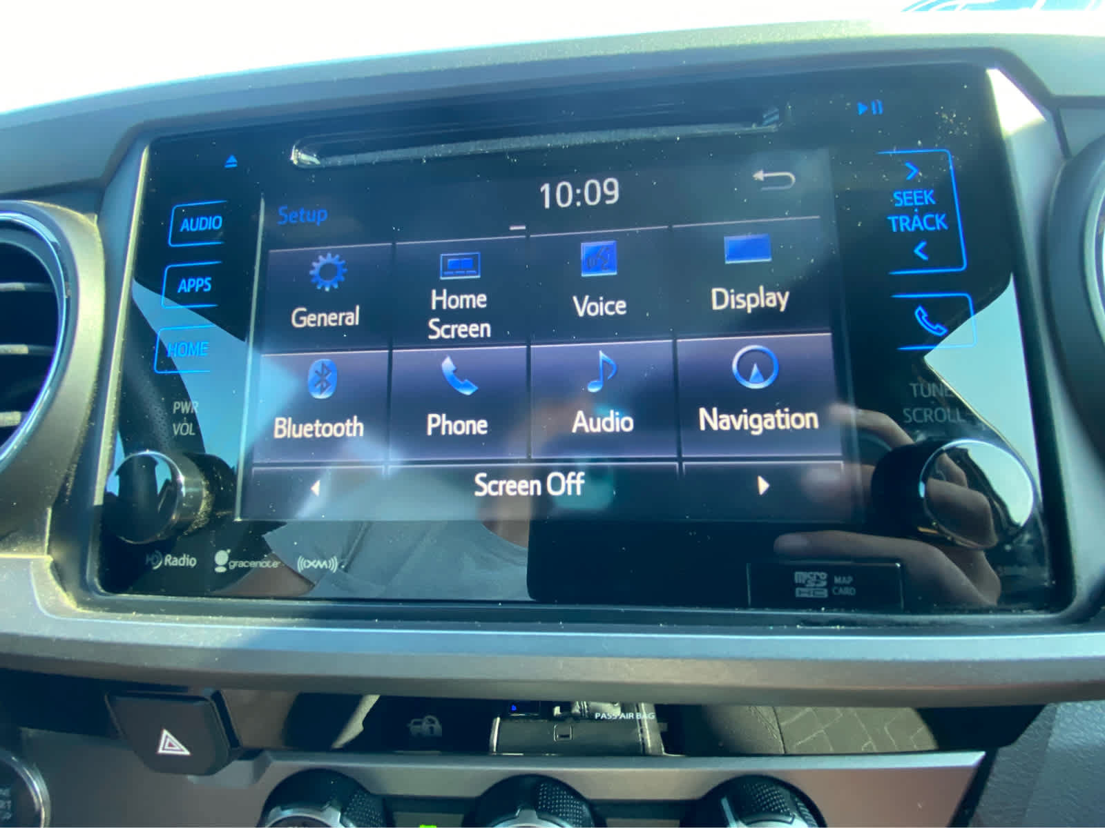 Used 2018 Toyota Tacoma TRD Sport w/ Technology Package RWD image 28