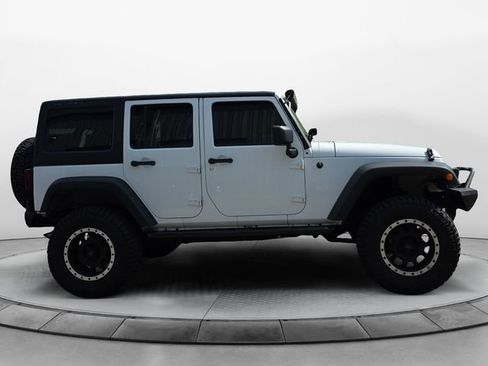 Used 2013 Jeep Wrangler Unlimited Sahara w/ Connectivity Group AWD/4WD image 6