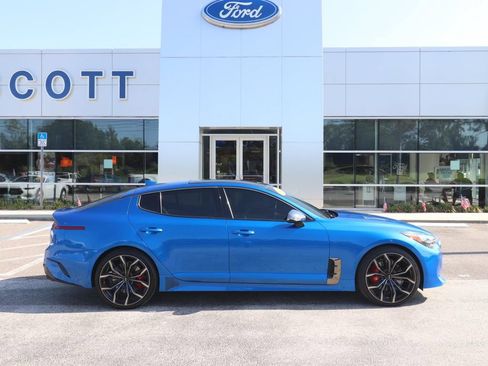 Used 2018 Kia Stinger GT2 AWD/4WD image 18