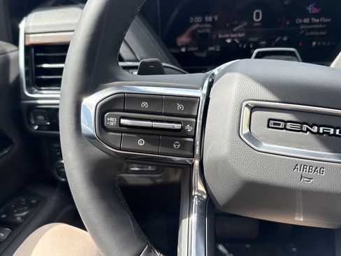 New 2026 GMC Yukon Denali w/ Denali Reserve Package AWD/4WD image 16