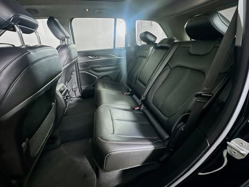 Used 2022 Jeep Grand Cherokee Limited 4xe image 26