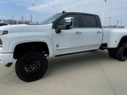 New 2026 Chevrolet Silverado 3500 High Country w/ High Country Premium Package AWD/4WD image 6