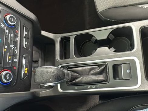 Used 2018 Ford Escape SE image 29