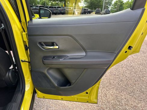 Used 2025 Nissan Kicks SR FWD image 14