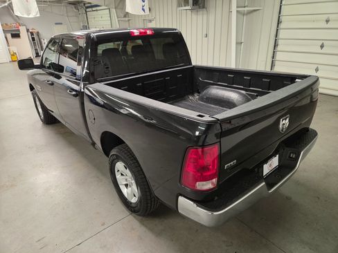 Used 2022 RAM 1500 Classic SLT RWD image 5