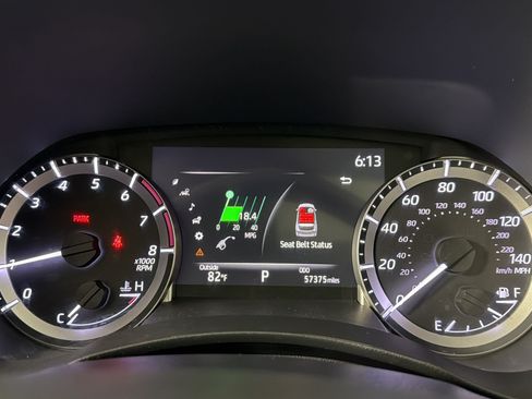 Used 2023 Toyota Highlander XLE AWD/4WD image 16