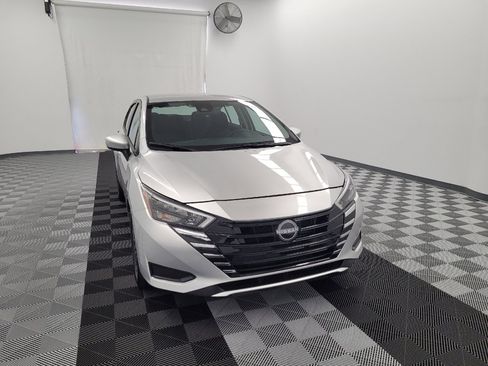Used 2025 Nissan Versa SV FWD image 14