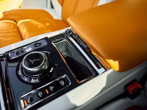 Used 2026 Rolls-Royce Cullinan image 68