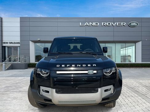 New 2025 Land Rover Defender 130 S image 4