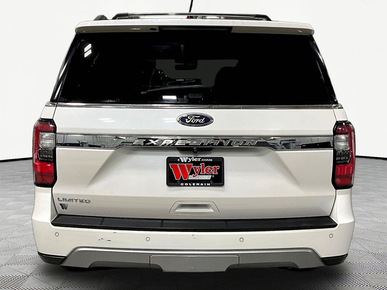 Used 2019 Ford Expedition Limited w/ Equipment Group 302A AWD/4WD image 5