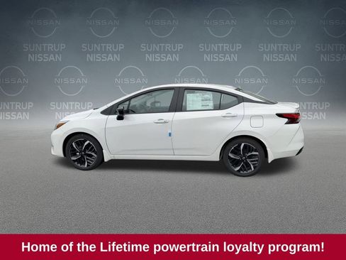 Used 2025 Nissan Versa SR w/ Trunk Package image 5