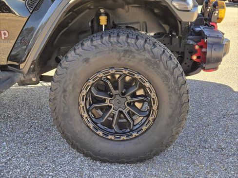 Used 2021 Jeep Gladiator Rubicon AWD/4WD image 4