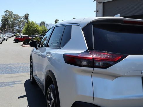 Used 2022 Nissan Rogue SV AWD/4WD image 16