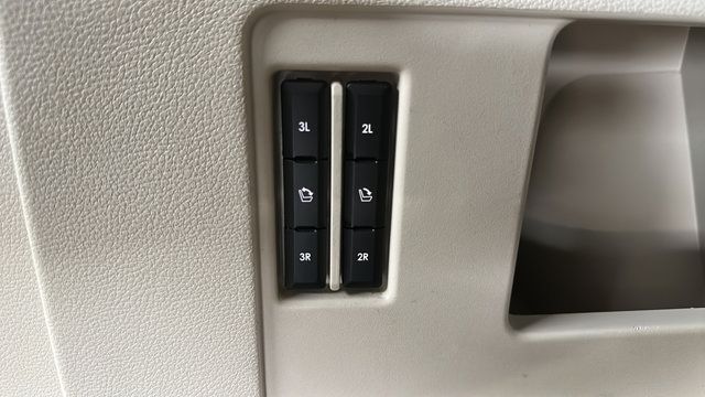 Used 2020 Lincoln Navigator L Reserve w/ Luxury Package AWD/4WD image 38