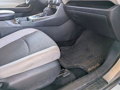 Used 2020 Toyota RAV4 XLE w/ Convenience Package AWD/4WD image 16