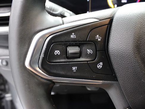 Used 2025 Chevrolet TrailBlazer LT w/ LT Cold Weather Package FWD image 27