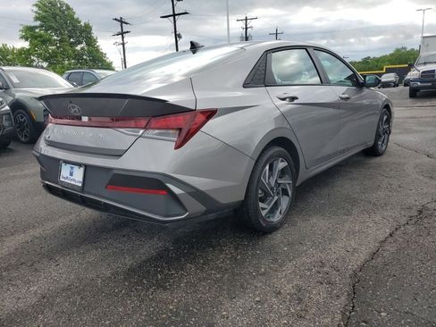 Certified 2025 Hyundai Elantra Sport FWD image 4