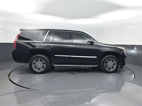Used 2020 Cadillac Escalade 2WD image 37