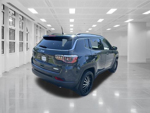 Used 2018 Jeep Compass Limited AWD/4WD image 5