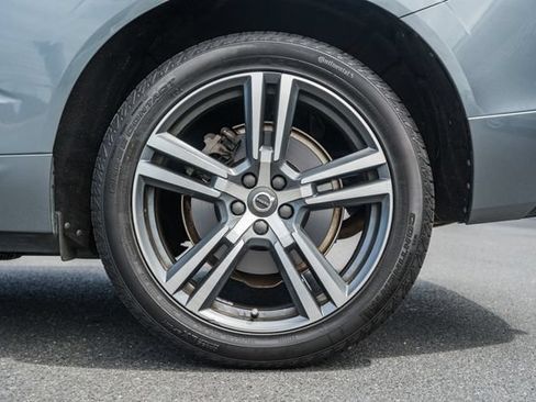 Used 2020 Volvo XC60 T6 Momentum w/ Protection Package Premier AWD/4WD image 21