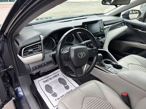 Used 2022 Toyota Camry SE FWD image 11