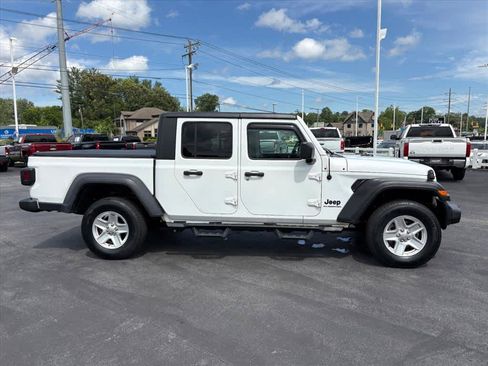 Used 2020 Jeep Gladiator Sport w/ Quick Order Package 24S AWD/4WD image 2