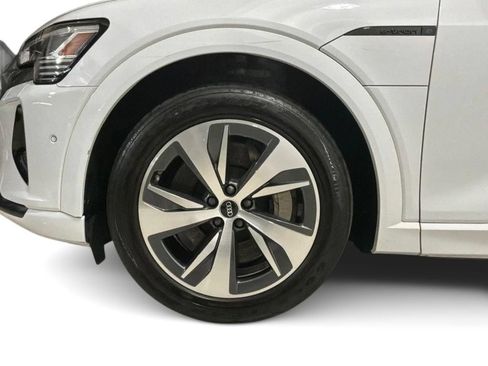Used 2024 Audi Q8 e-tron Premium Plus w/ Premium Plus Package AWD/4WD image 14